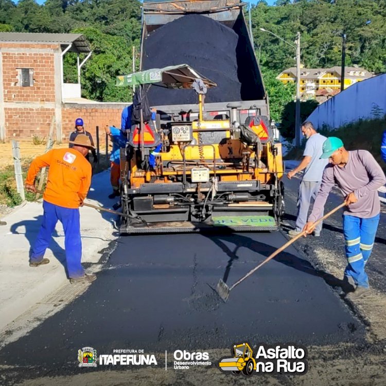 Tem asfalto novo no distrito de Raposo.